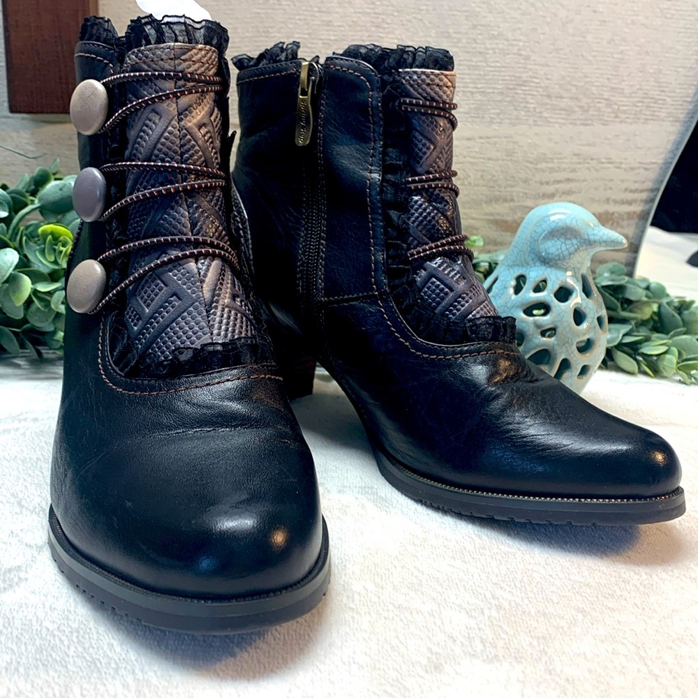 L'Artiste Spring Step Women's Conchita Boot Size 39 8.5 Block Heel Black Leather